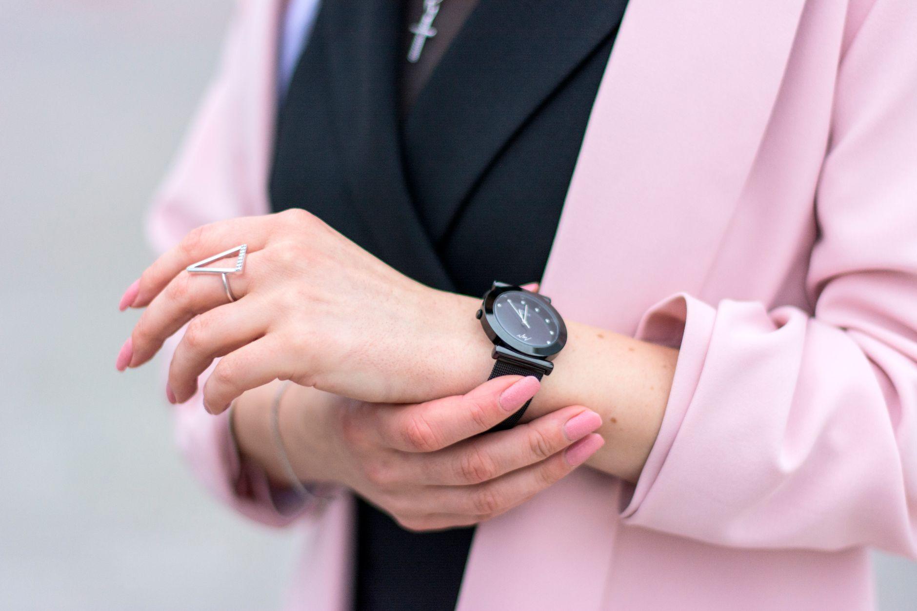 Illustration of How Accessorizing Minimally Reinforces a Polished Professional Look