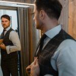 Illustration of The Difference Between Dressing for Clients and Dressing for Investors