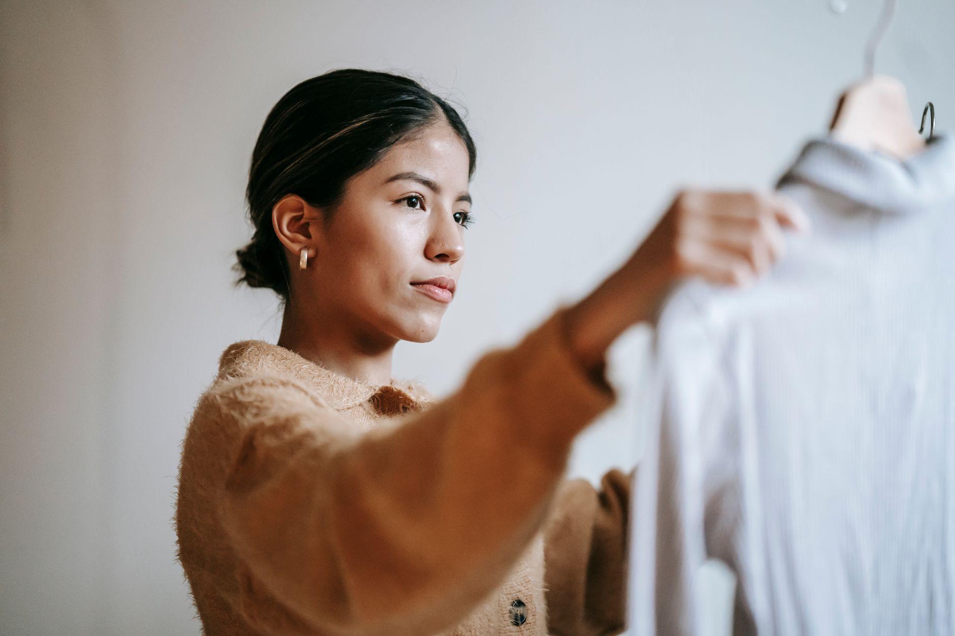 Illustration of The Everyday Habits Behind Refreshing a Professional Wardrobe Without Overspending