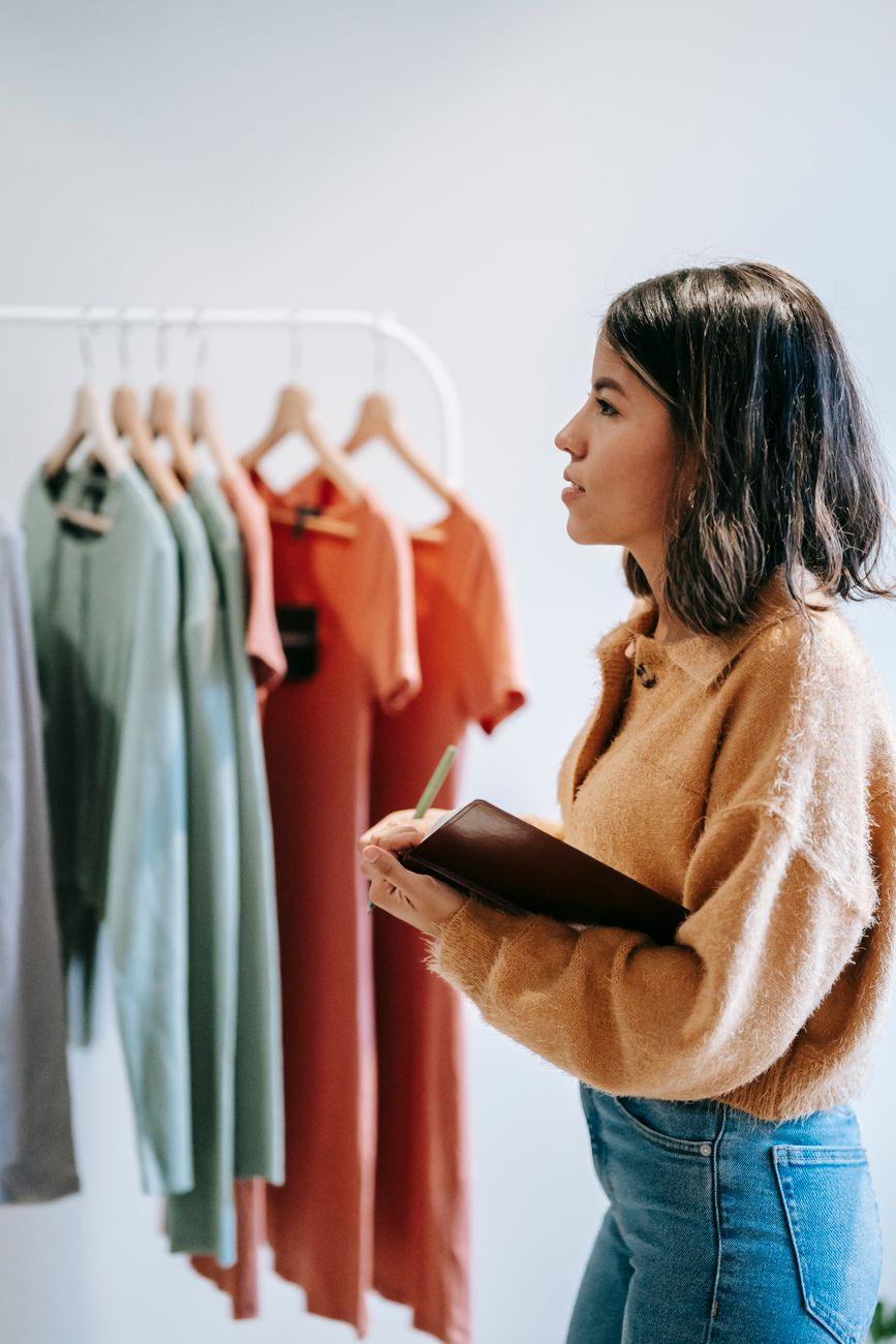 Illustration of Why Wardrobe Planning Reduces Decision Fatigue for Entrepreneurs